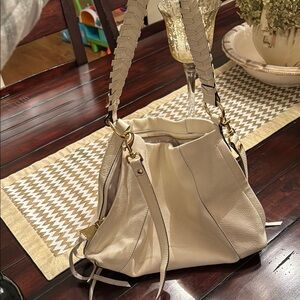 Elegant Cream Leather Shoulder Bag